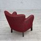 Fauteuil danois des années 1960, en laine de meuble rayée rouge, pieds en bois de chêne.