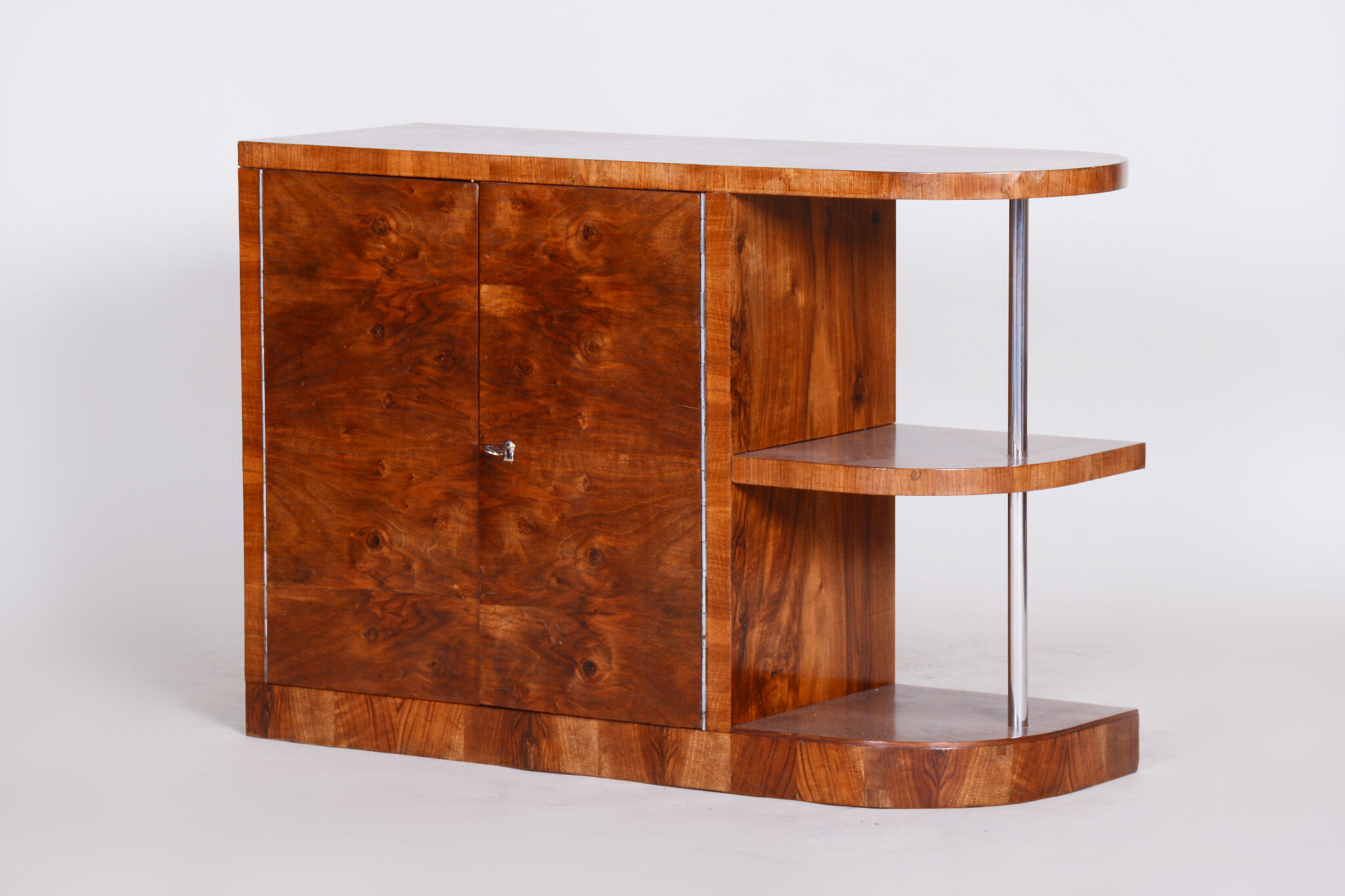 Buffet Art Déco fabriqué dans les années 1930 en Tchéquie