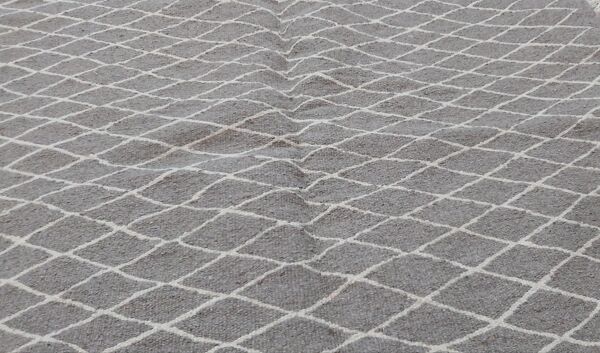 Tapis berbère gris et blanc traditionnel 200x150cm