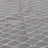 Traditional grey and white berber carpet 200x150cm
