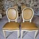 Chaises de salle à manger Louis XVI vintage – Ensemble de 8 chaises françaises sculptées en bois avec revêtement en simili cuir damassé caramel, années 1920/1930