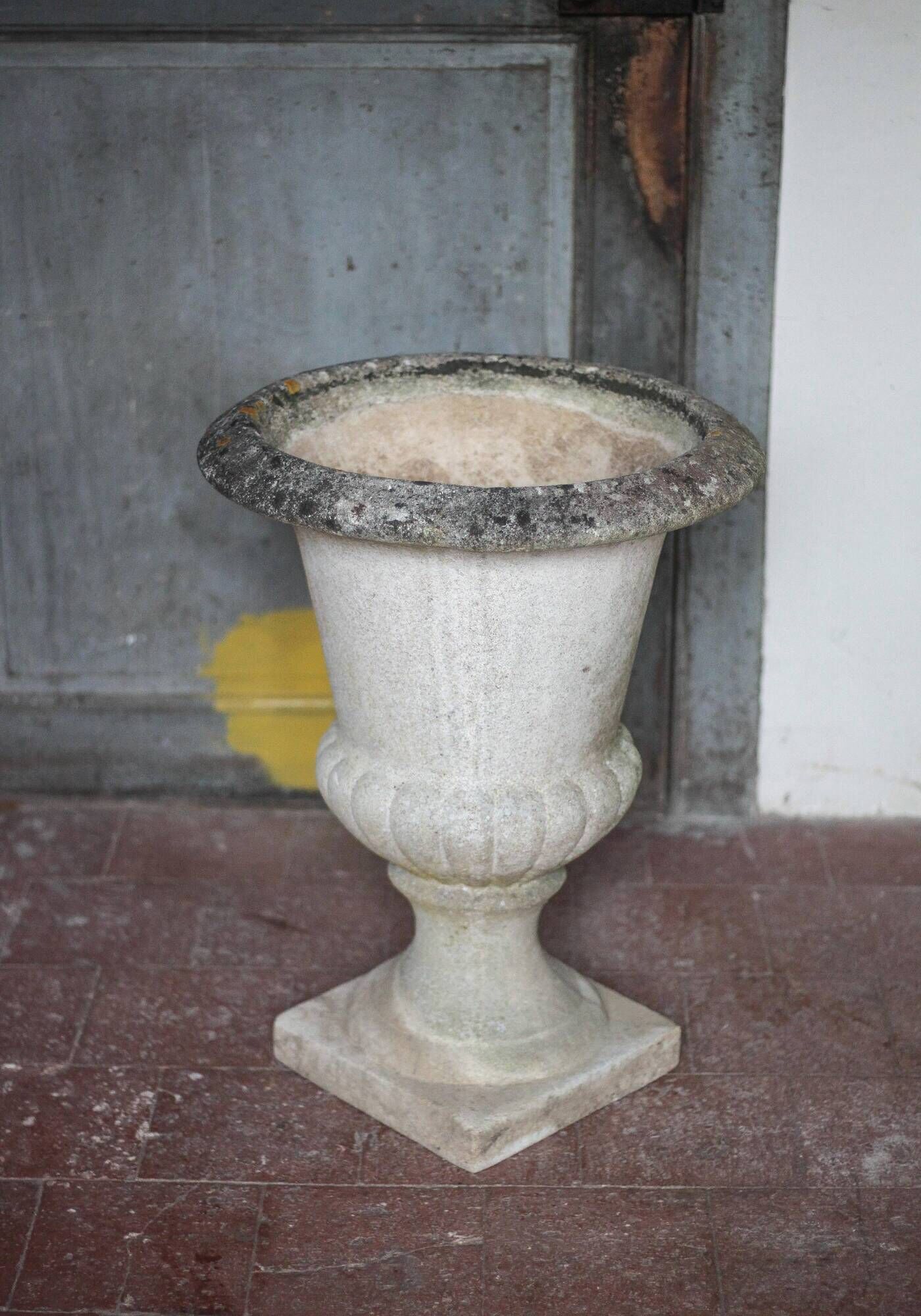 Medicis Grandon Fres planter, plant pot, outdoor pot, p pot