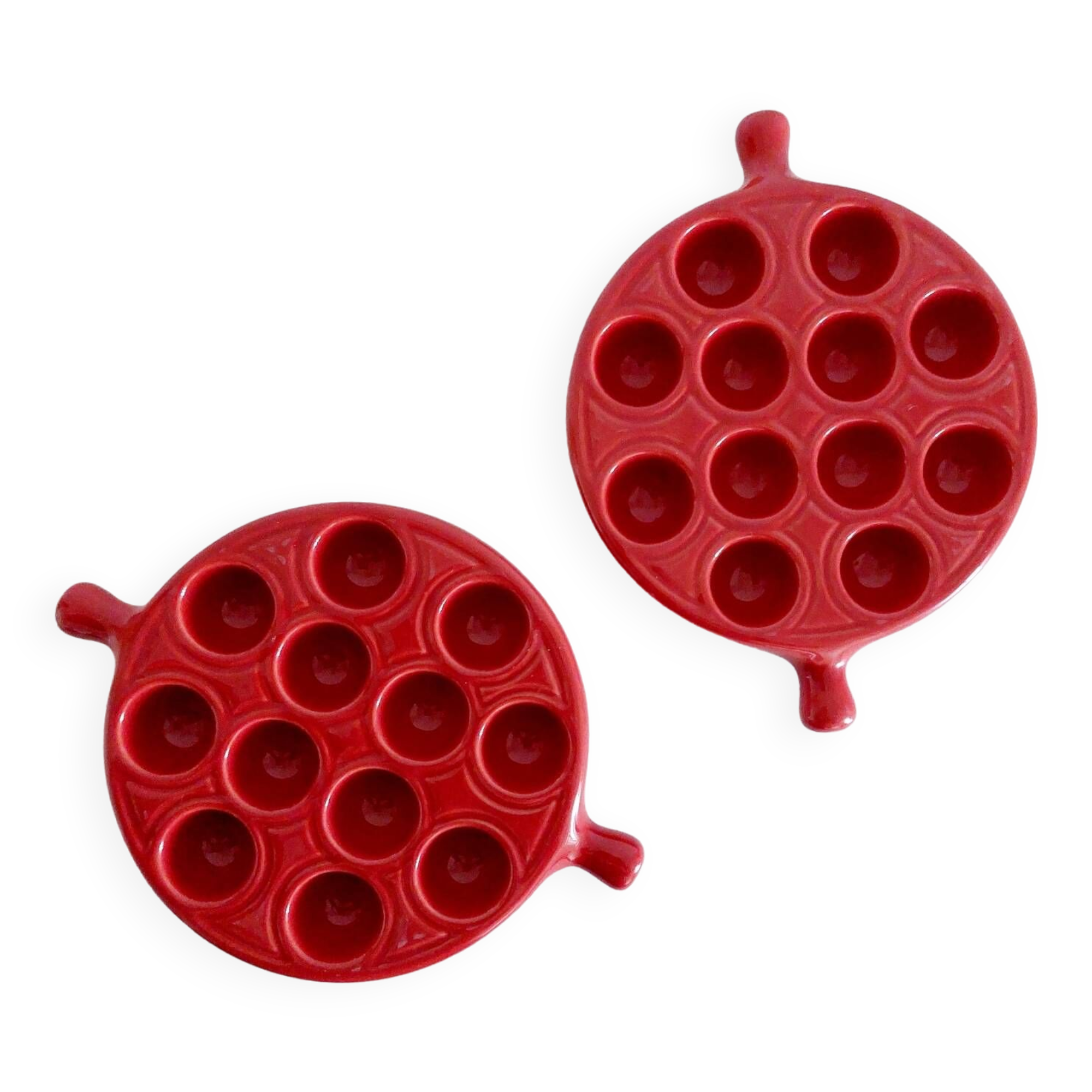 Red ceramic snail dishes