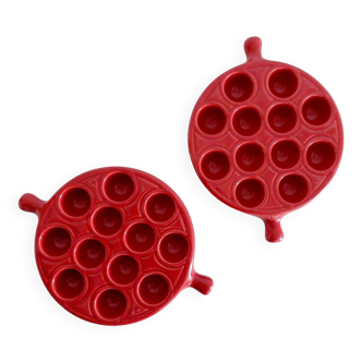 Red ceramic snail dishes