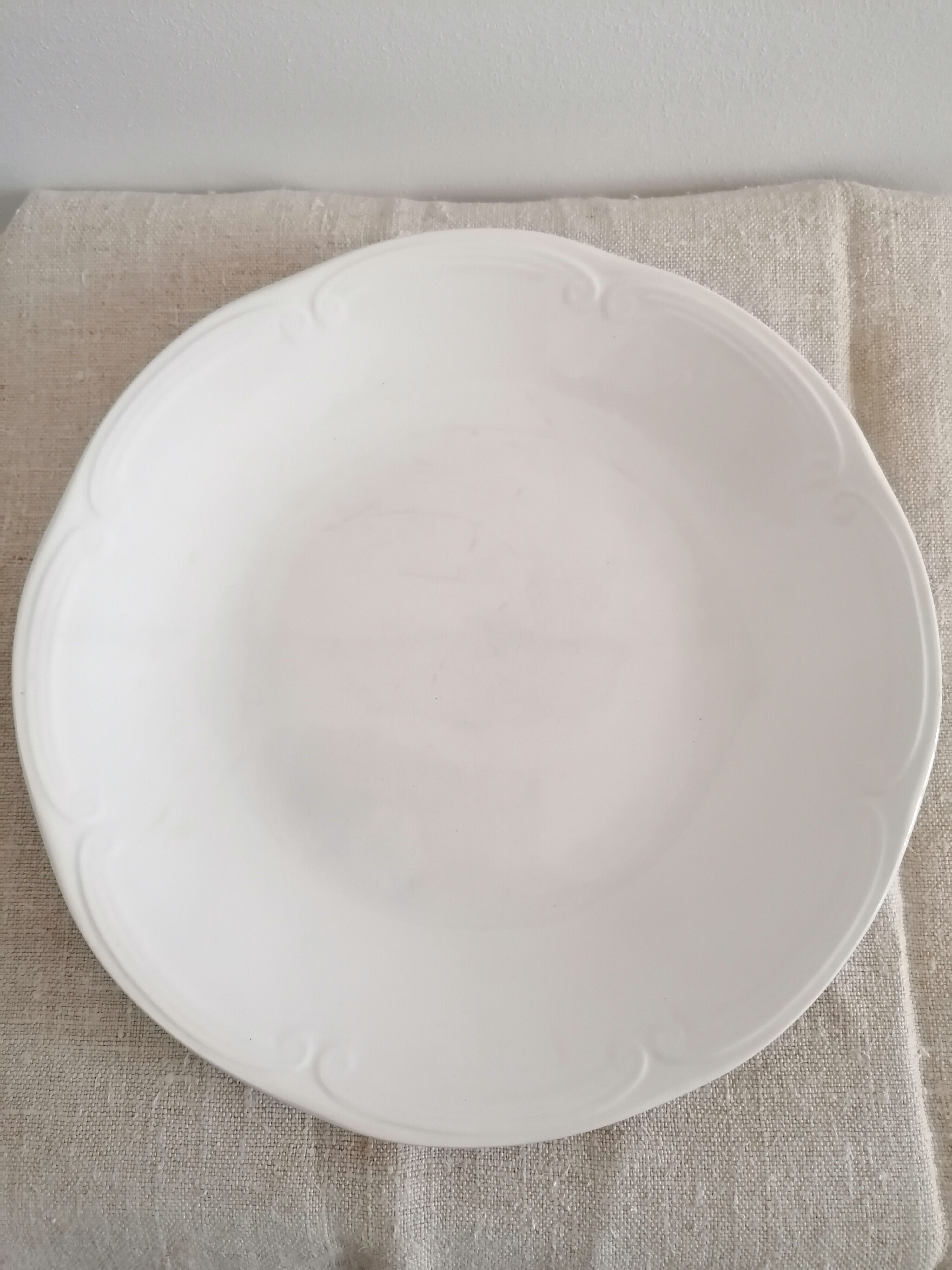 Lot of 6 flat plates in earthenware