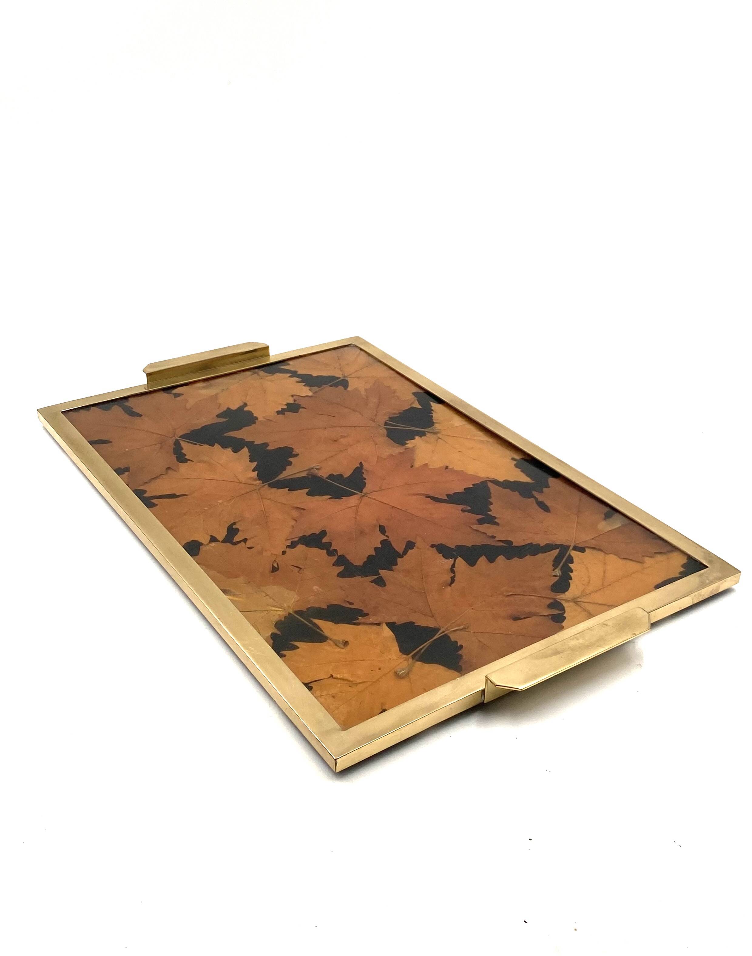 Hollywood regency brass and leaves resin tray, Montagnani Firenze Italy 1970s