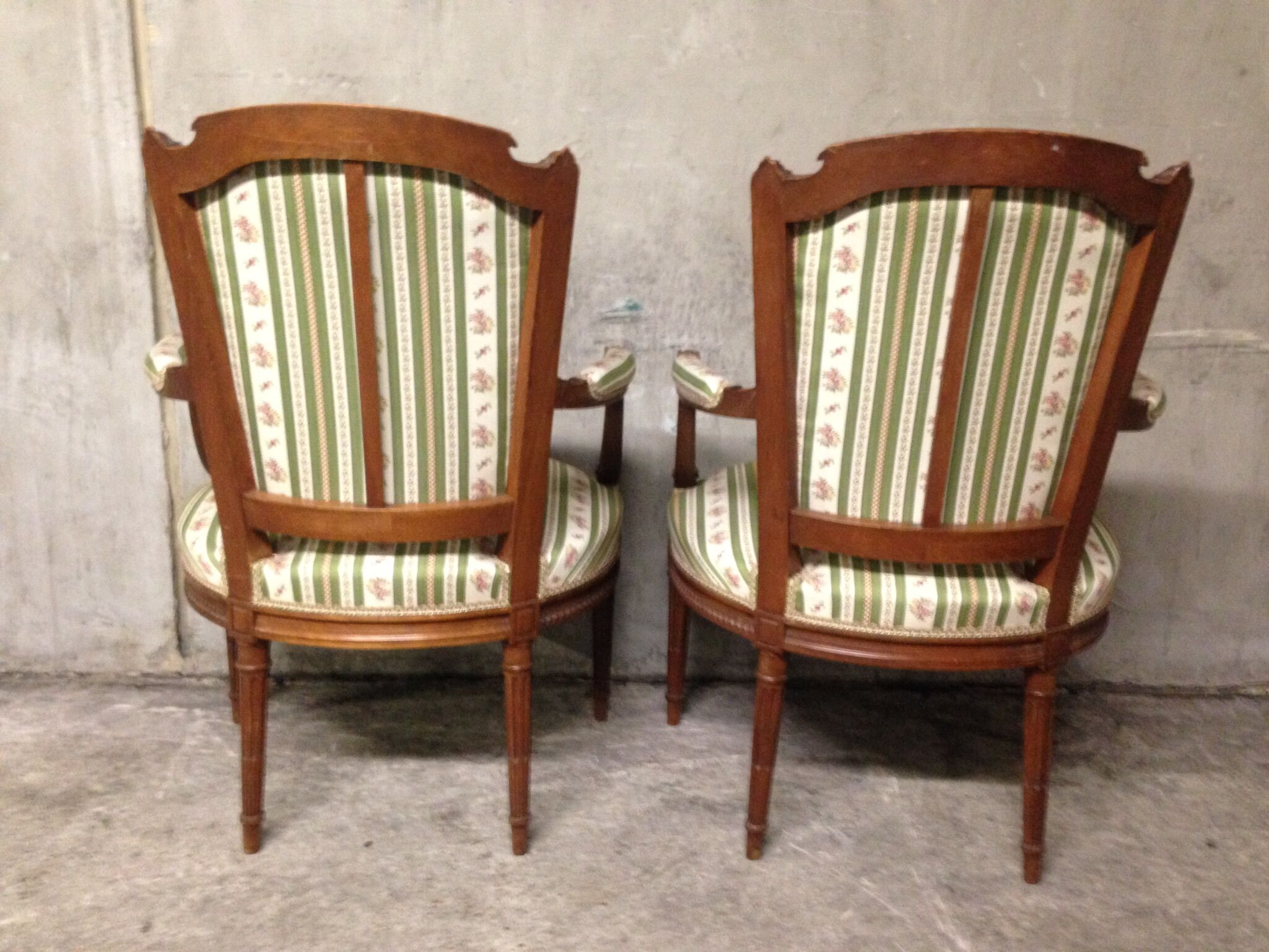 Salon Louis XVI sofa and pair of cabriolets