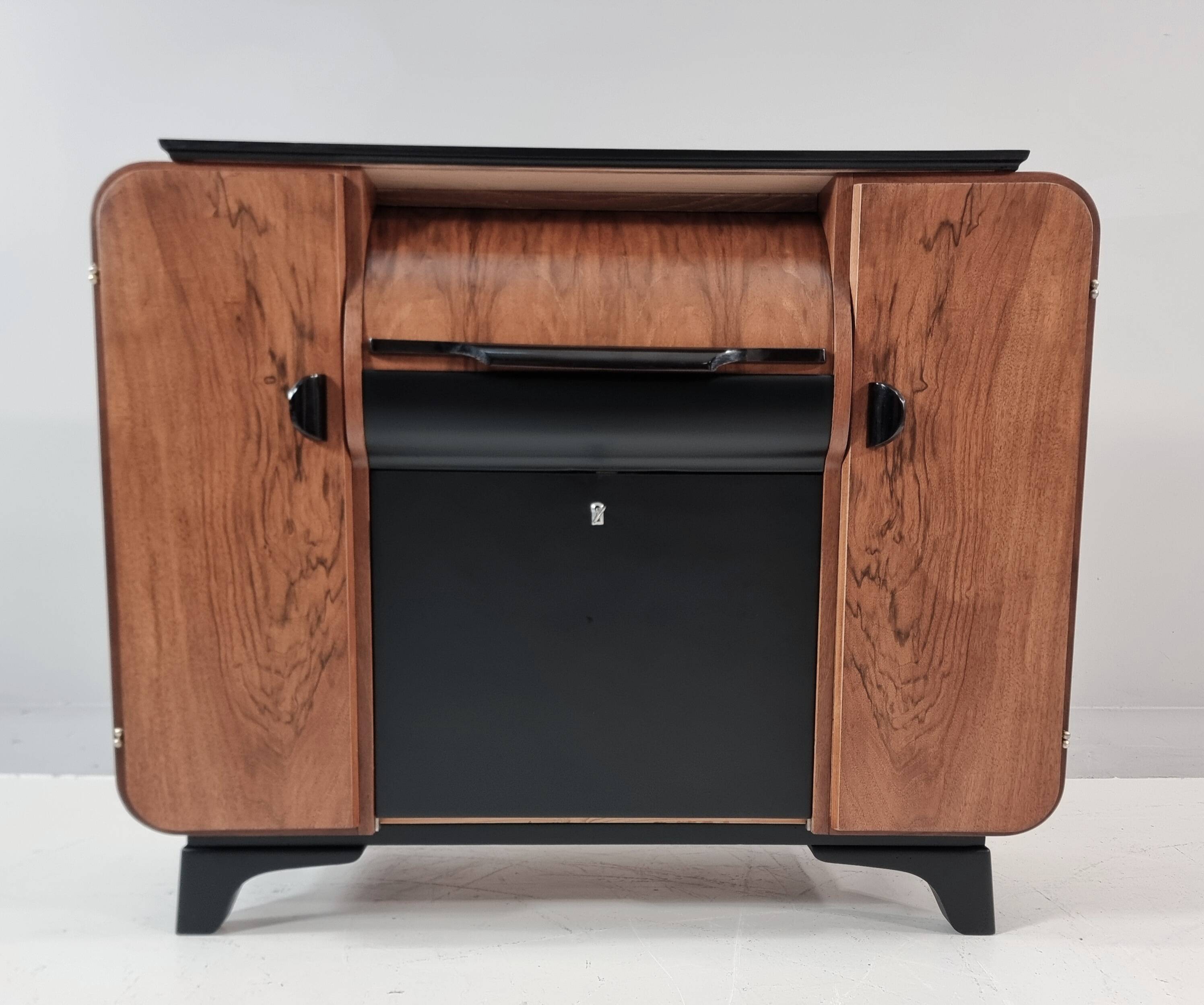 Art Deco Bar Cabinet  by Jindrich Halabala for Up Závody, 1940s.