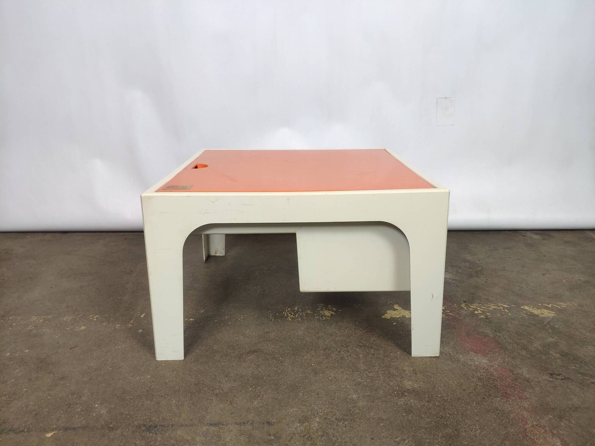Orange and white vintage Prisunic "Flair" 1970