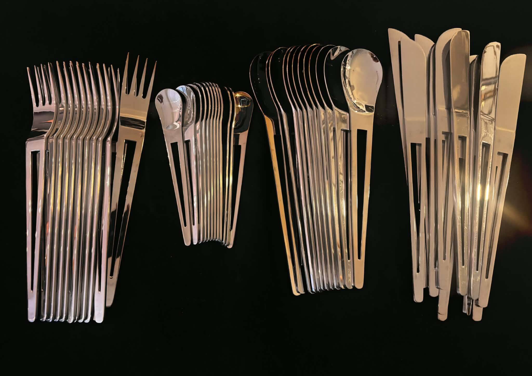 Ménagère 12 personnes acier