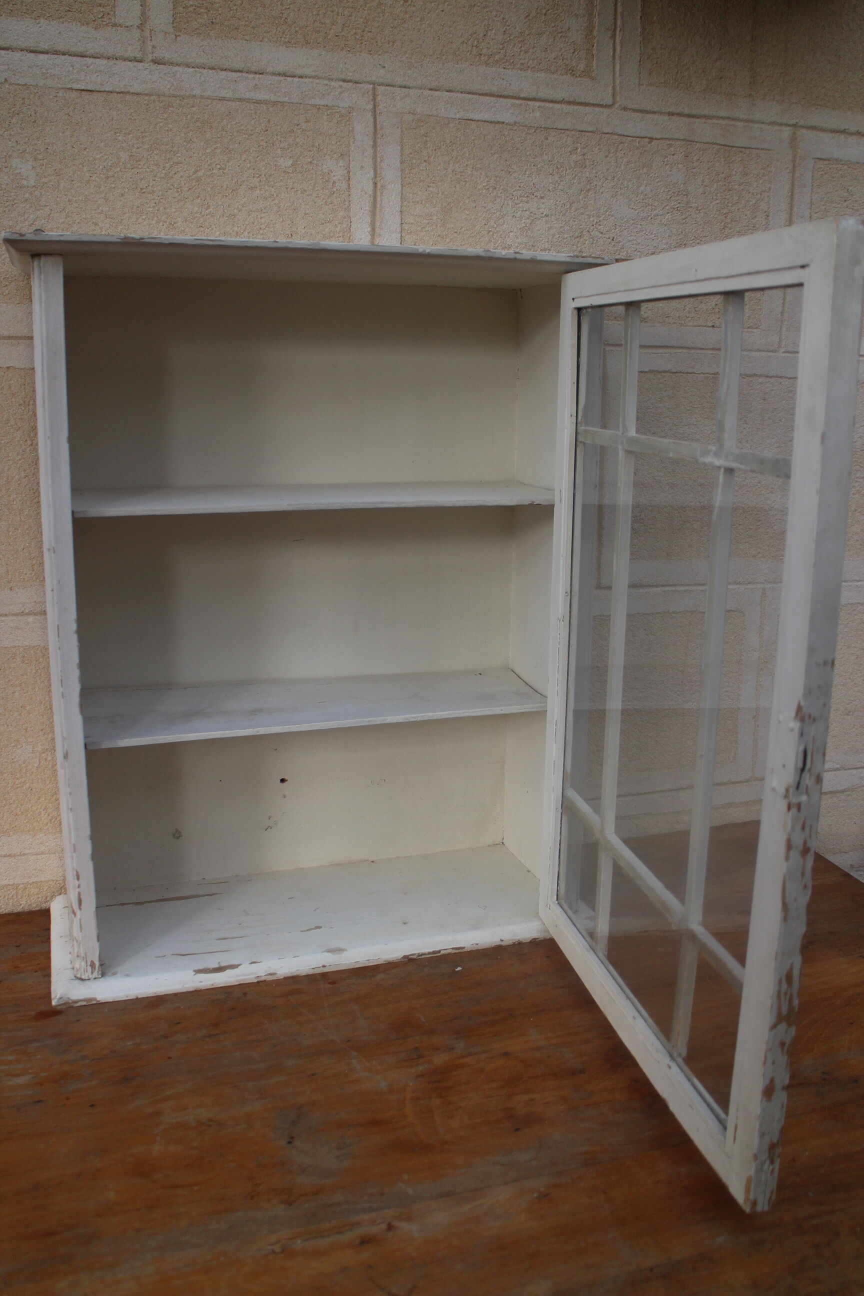 Glazed toilet cabinet