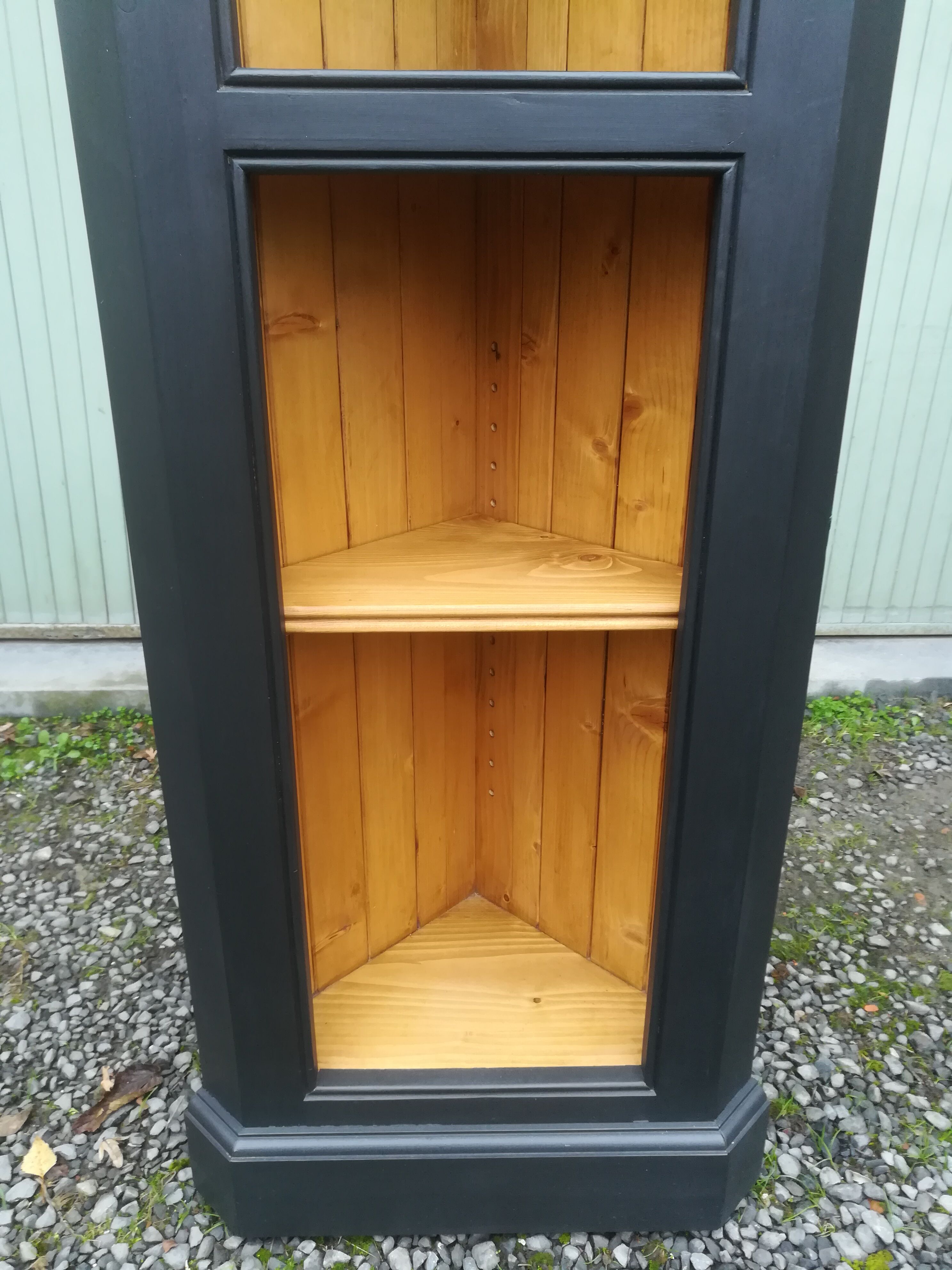 Black patina corner library