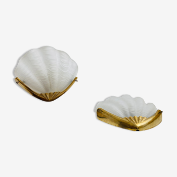 Pair of shell wall lamp