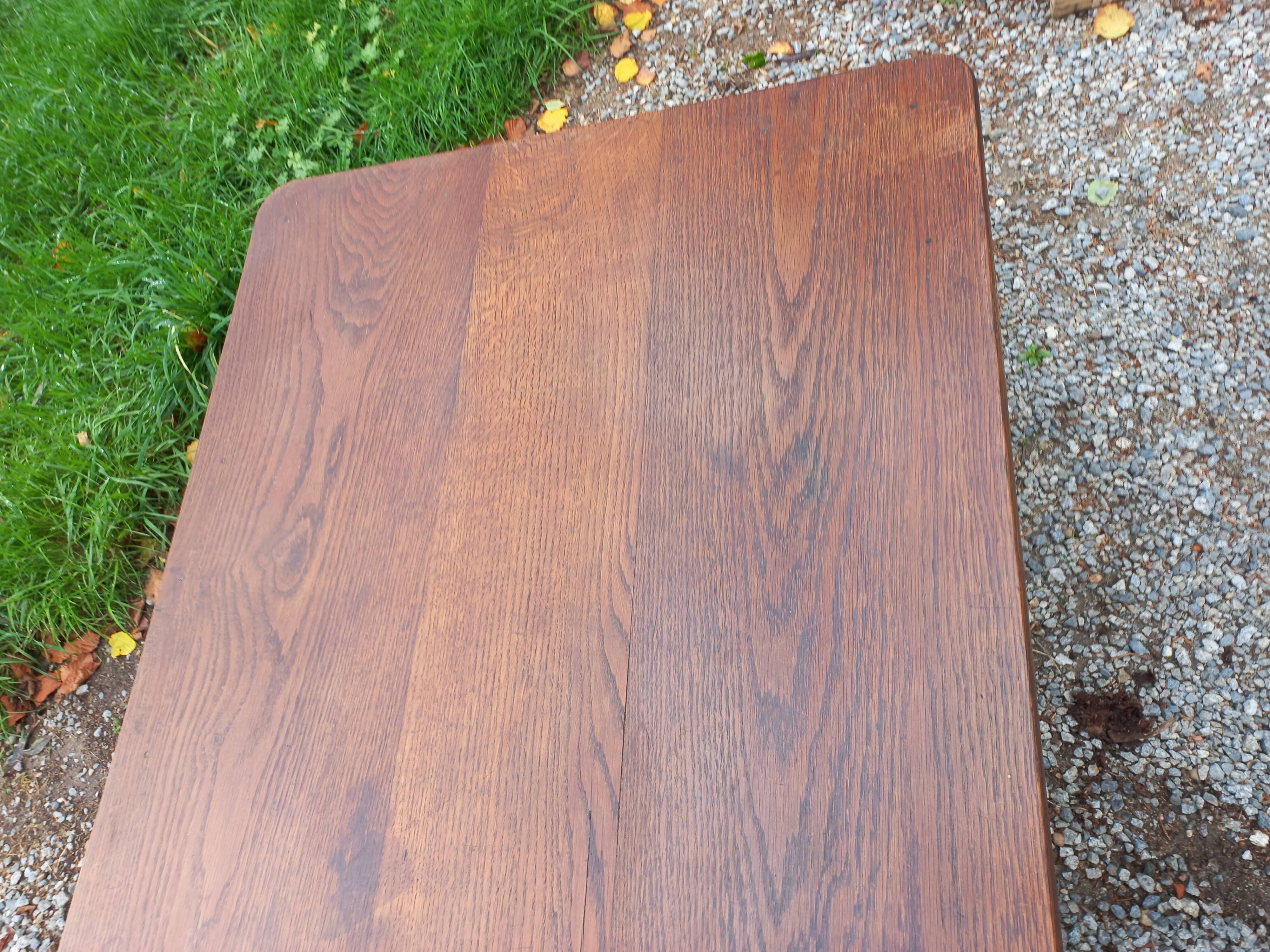 Oak farmhouse coffee table 1 drawer nineteenth century feet bobbins