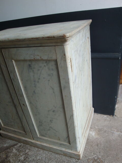 Marble effect buffet