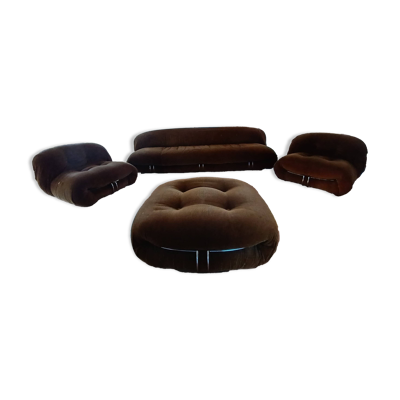Ensemble Soriana 4 pièces comprenant canapé 4 places, 2 fauteuils et pouf par Tobia et Afra Scarpa, Italie