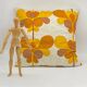Coussin vintage orange  / marron fleurs stylisées