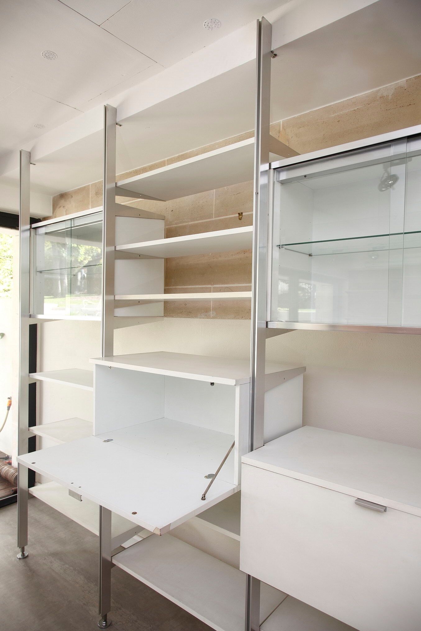 Modular bookshelf