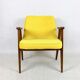 Fauteuil 366 en velours jaune de Józef Chierowski, années 1970