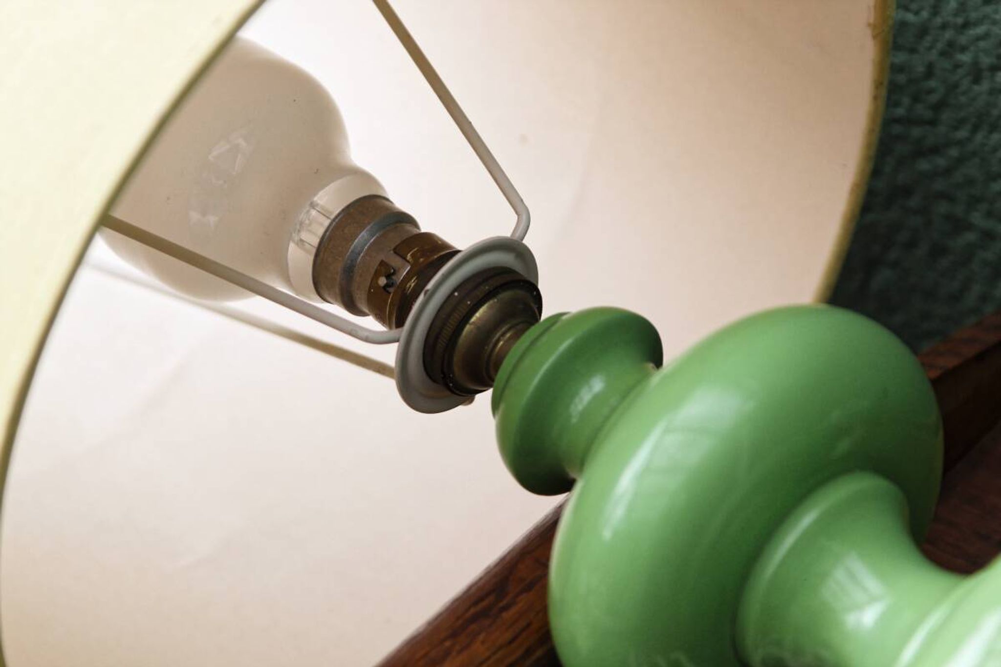 Vintage 70s lamp, turned wooden base
