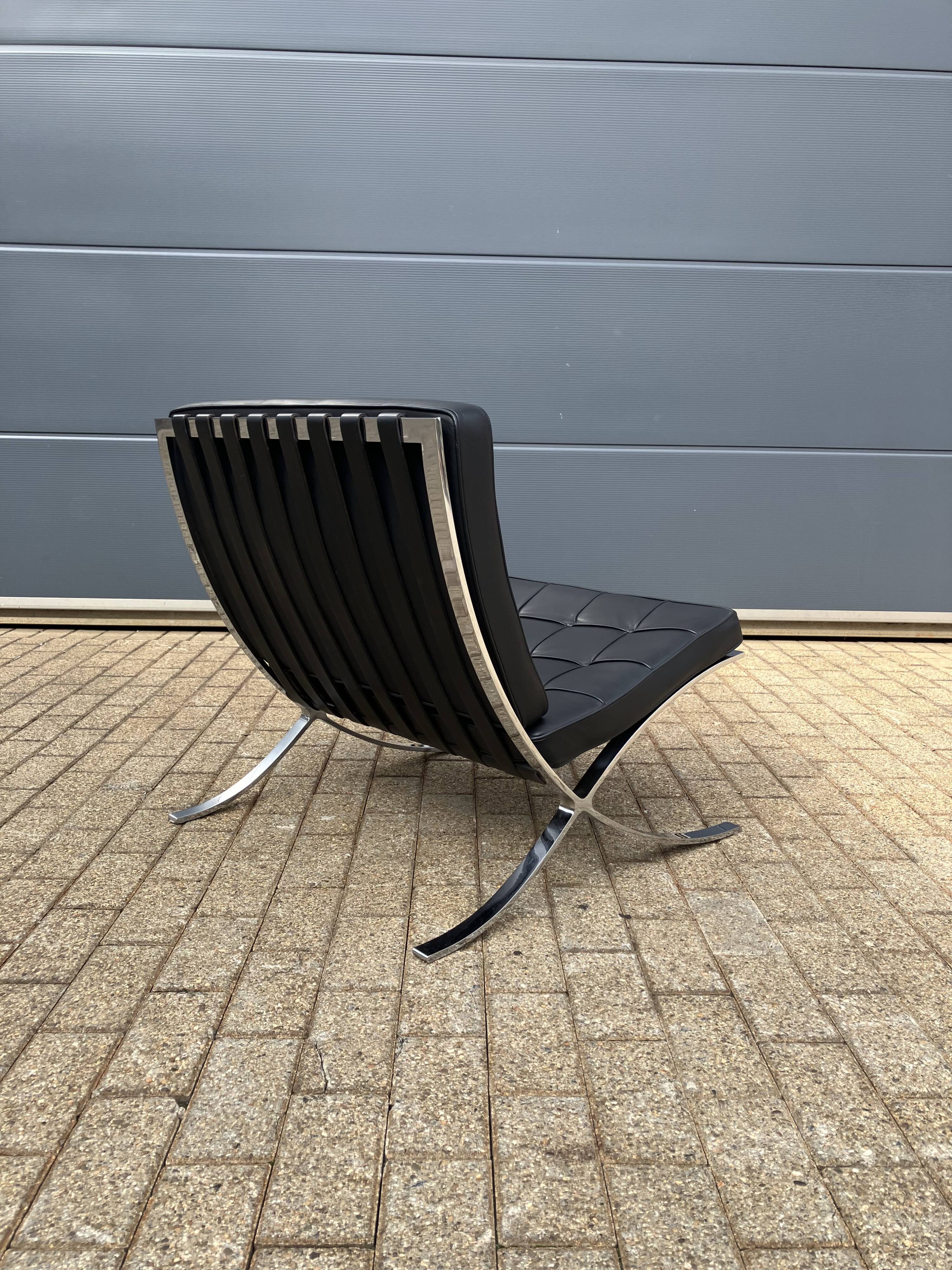 Originele Knoll Barcelona chair Mies Van Der Rohe , Zo goed als nieuw!!