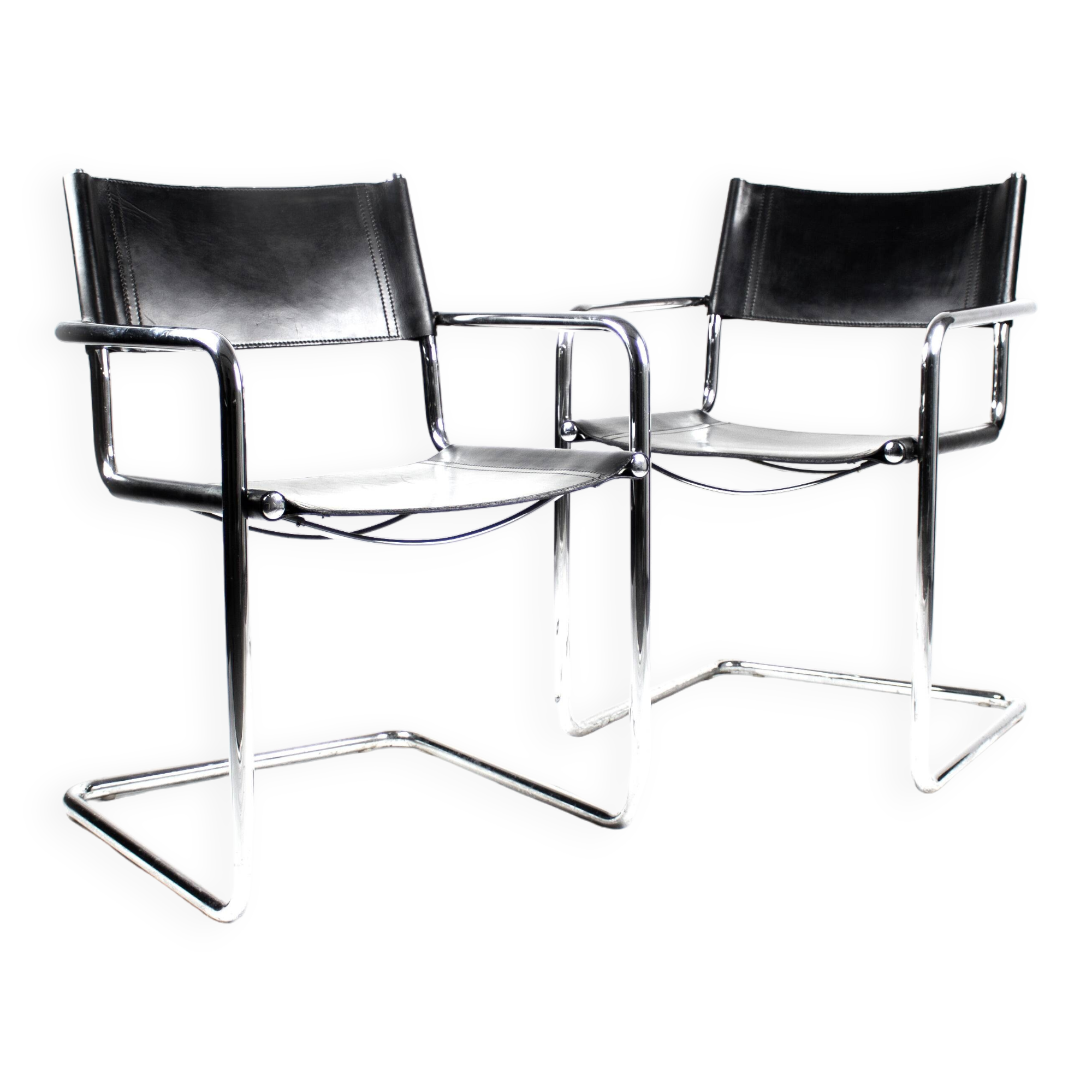 Pair of Matteo Grassi MG5 chairs in black leather and chrome