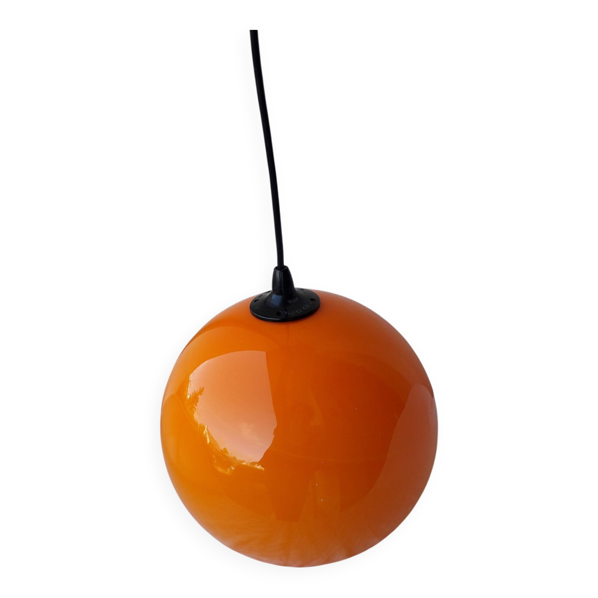 Suspension in orange opaline