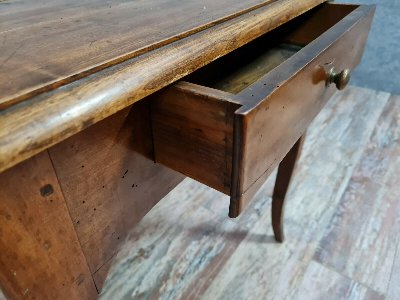 Bureau d'apparat louis xv en bois clair vers 1800