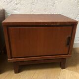 2 vintage bedside tables