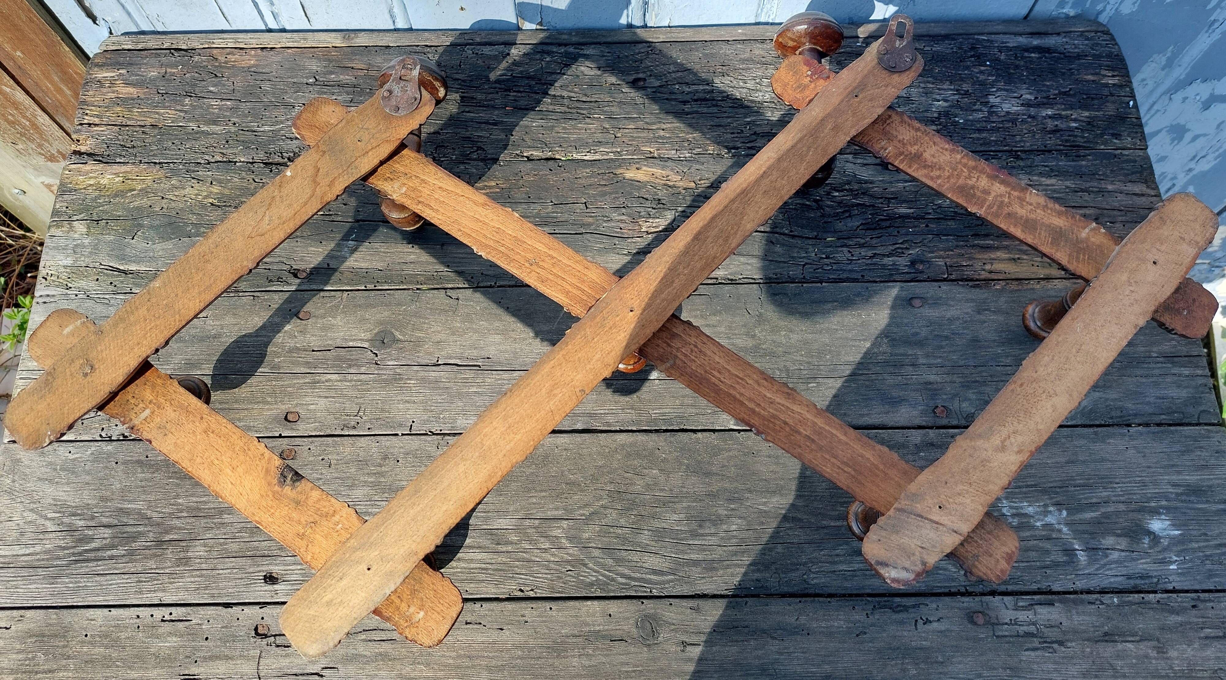 Wooden bistro coat rack with hat holder