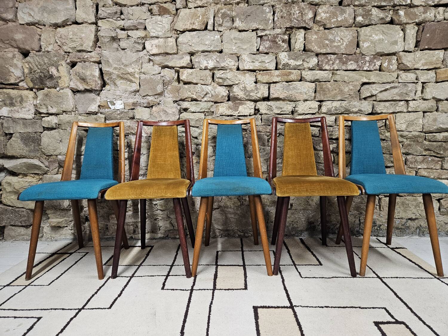 Set of 5 vintage spindle foot bistro chairs 1960"