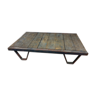 Industrial plant pallet coffee table