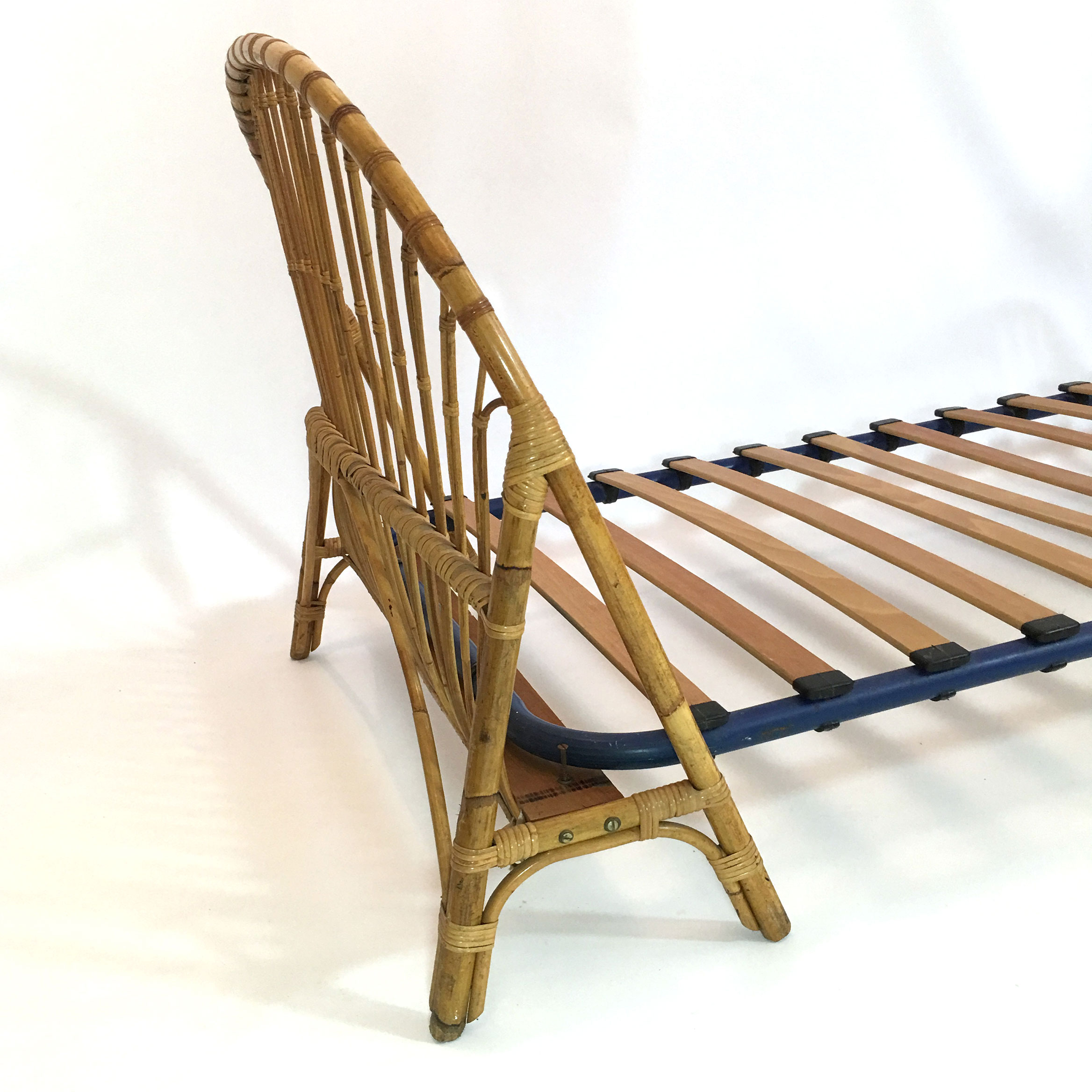 Cot basket rattan of the 1960s