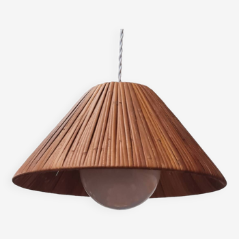 Scandinavian pendant light in rattan and opaline glass