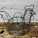 Chicken-shaped wire basket