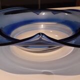 Coupe à fruits en verre bleu forme design