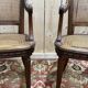 Paire de fauteuils cannés de style Louis XVI