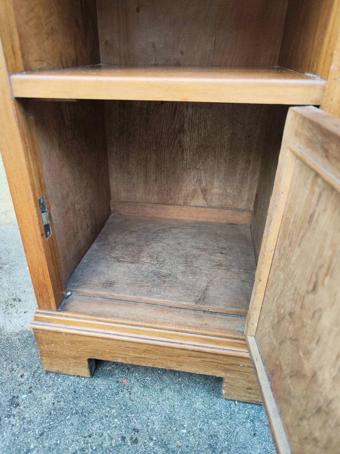 Set of 2 marble wood bedside tables