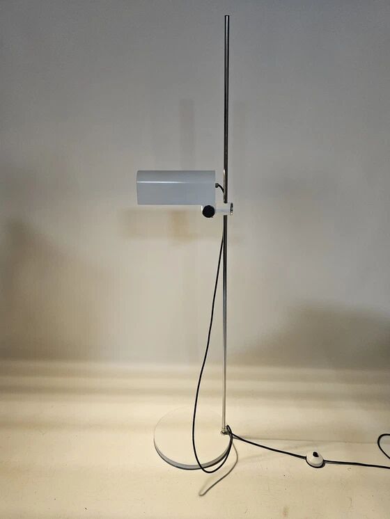 Lampadaire en métal blanc par Braun Feldweg pour Doria Leuchten, années 60