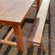 Table de ferme et deux bancs