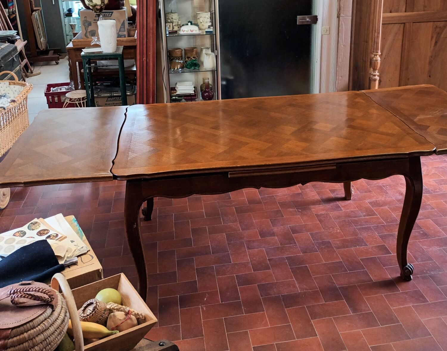 Versailles parquet table