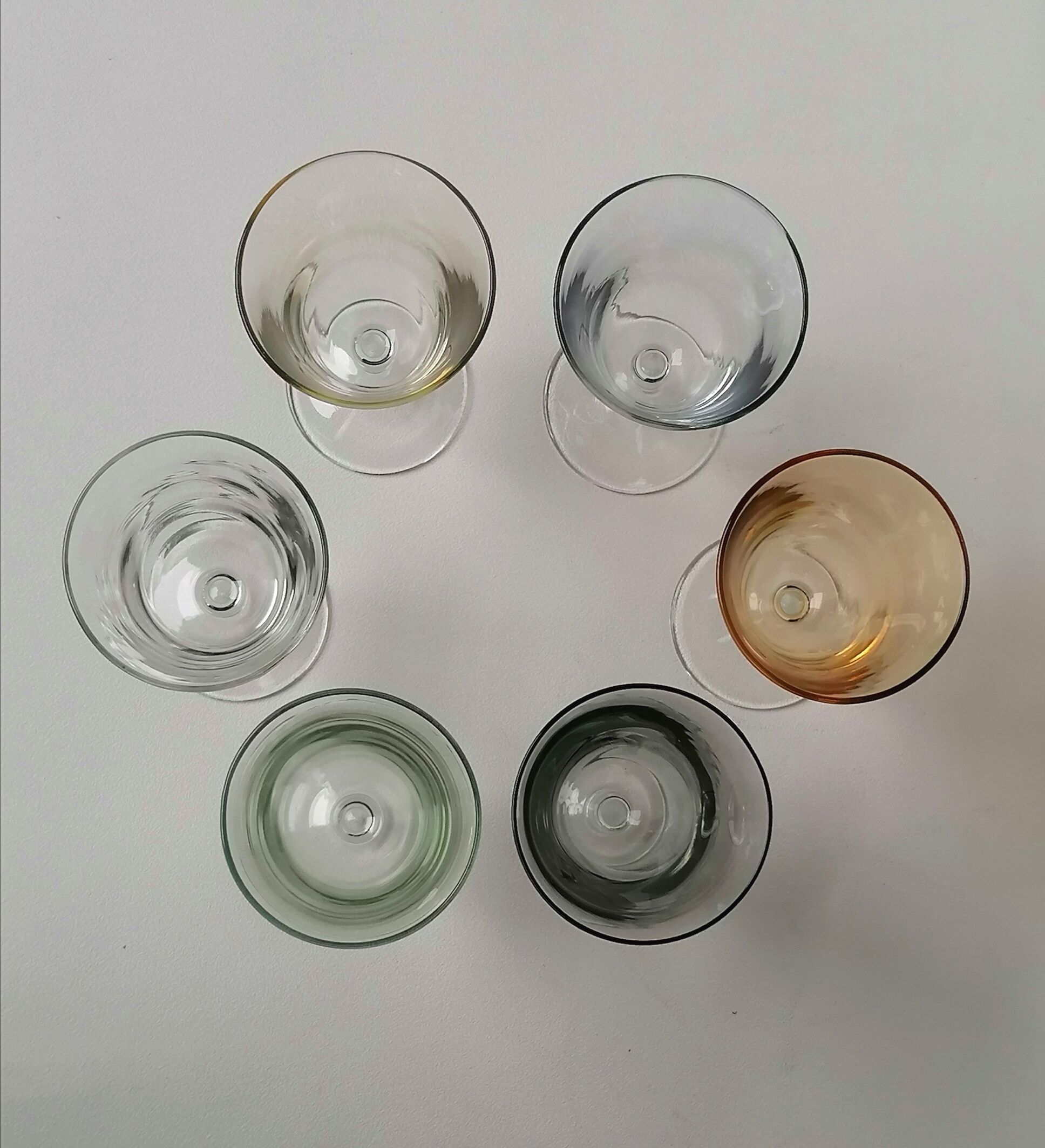 6 iridescent harlequin glasses in port