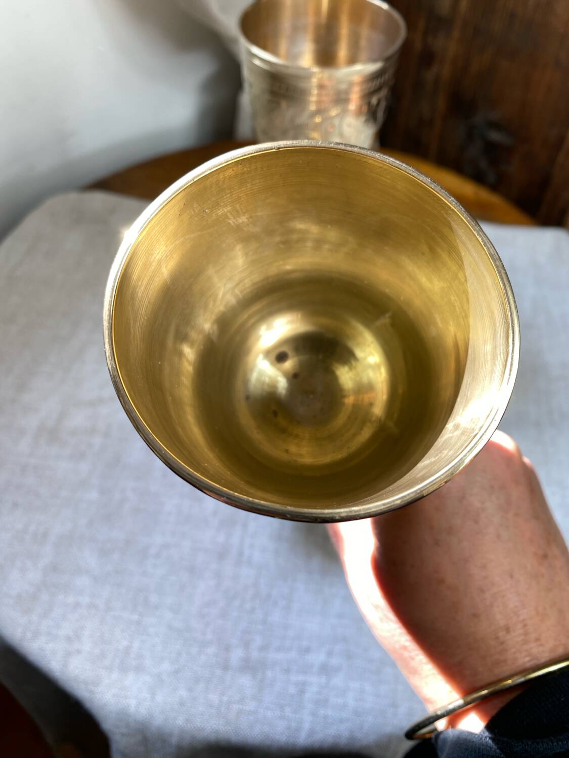 Calices, verre à pied en laiton gravés