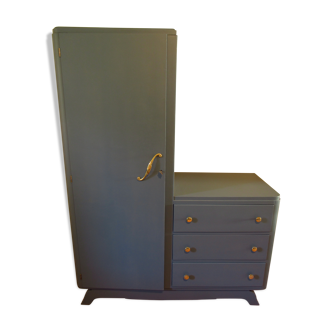 Armoire parisienne asymétrique