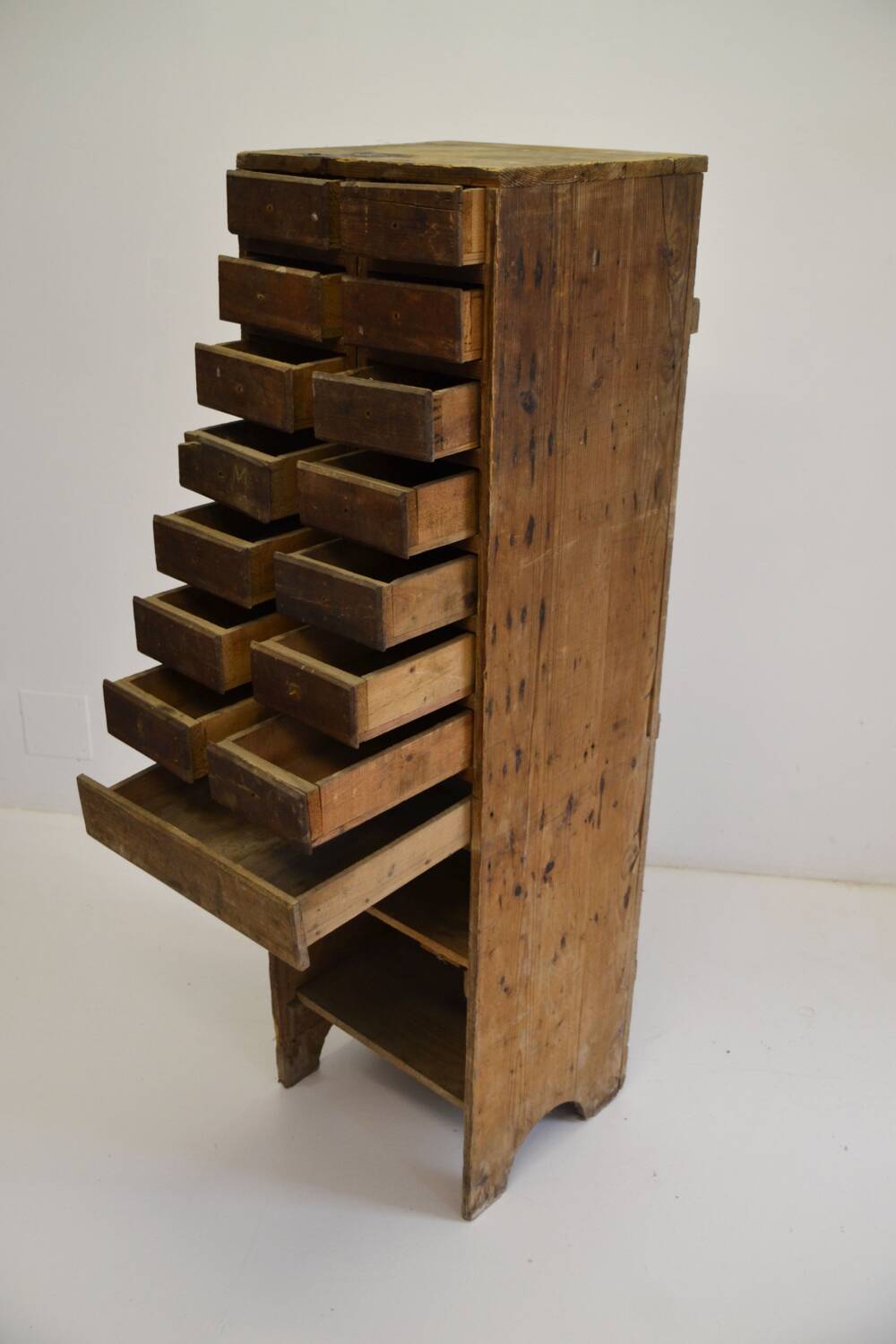 Workshop or craft furniture with drawers