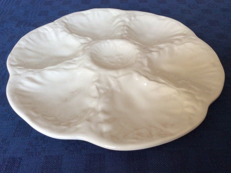 Set of 2 French vintage plates in gien white dabbling