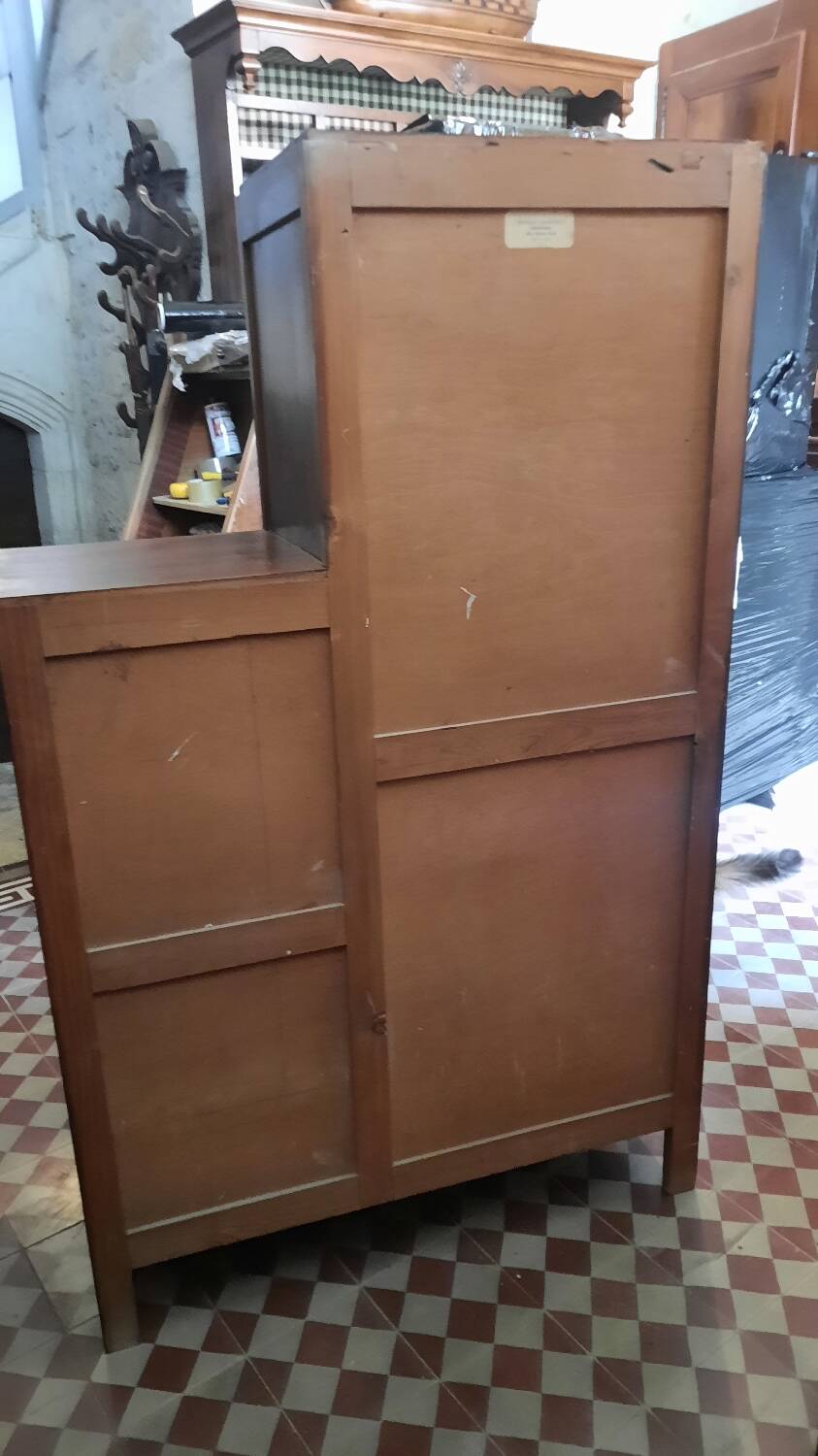 Asymmetrical Parisian wardrobe