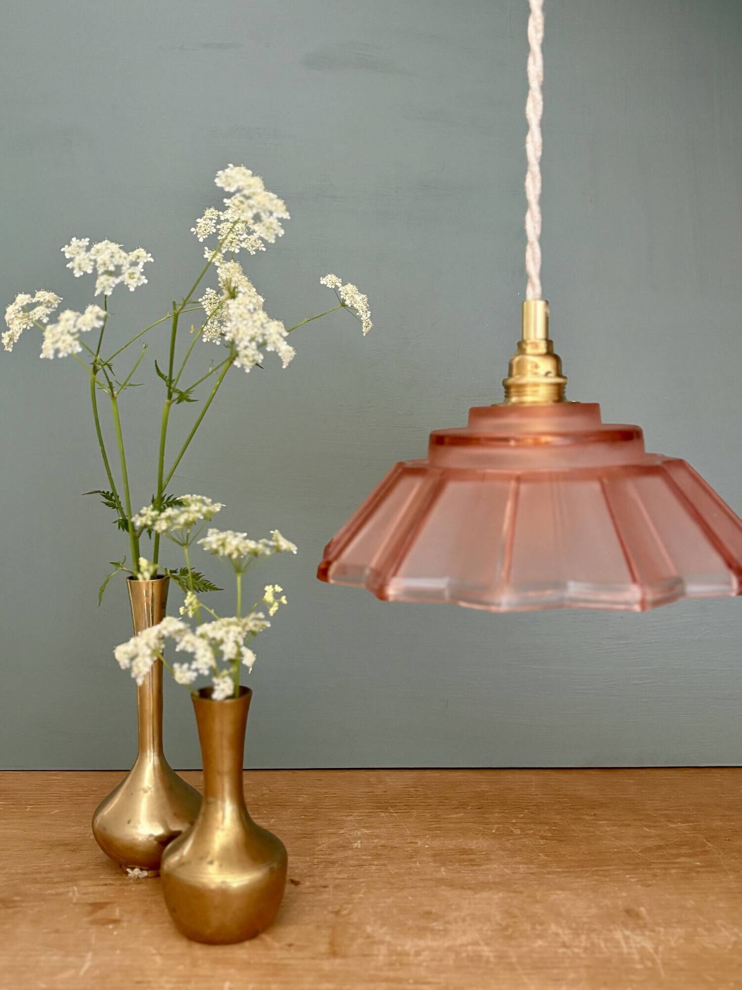 suspension vintage Art Deco lampshade in frosted pink glass