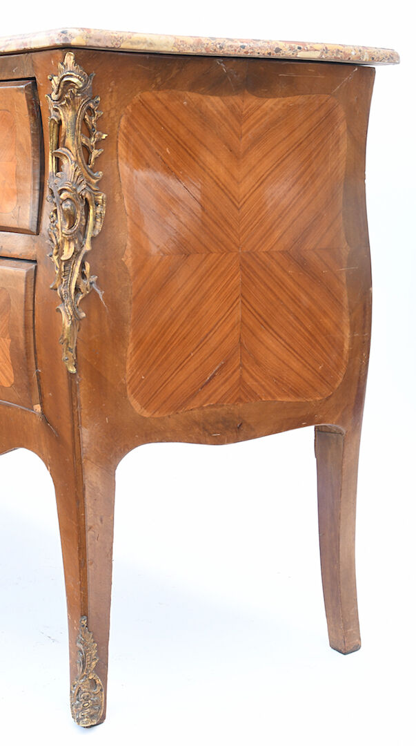 Curved chest of drawers