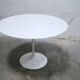 Round tulip table in marble by E. Saarinen for Knoll International
